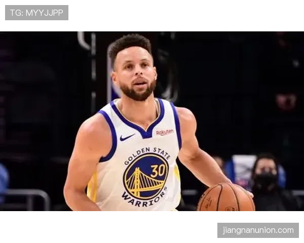 朗多挡拆吸引内线制造空位较无球回合串联更明显